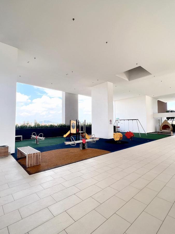 Malacca The Apple Residence & Suites Infinity Pool By Nestcove מראה חיצוני תמונה