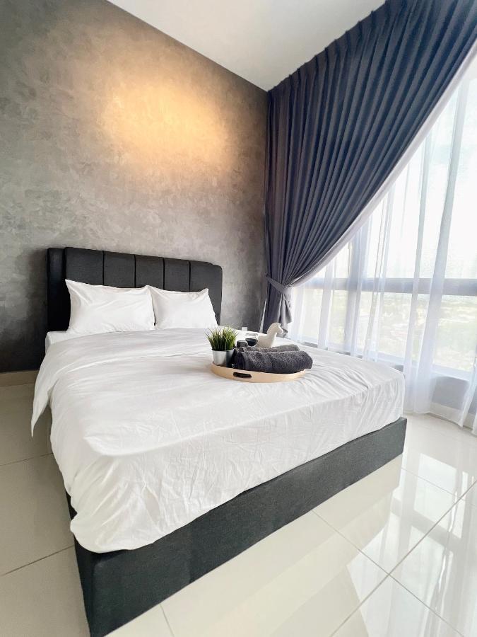 Malacca The Apple Residence & Suites Infinity Pool By Nestcove מראה חיצוני תמונה