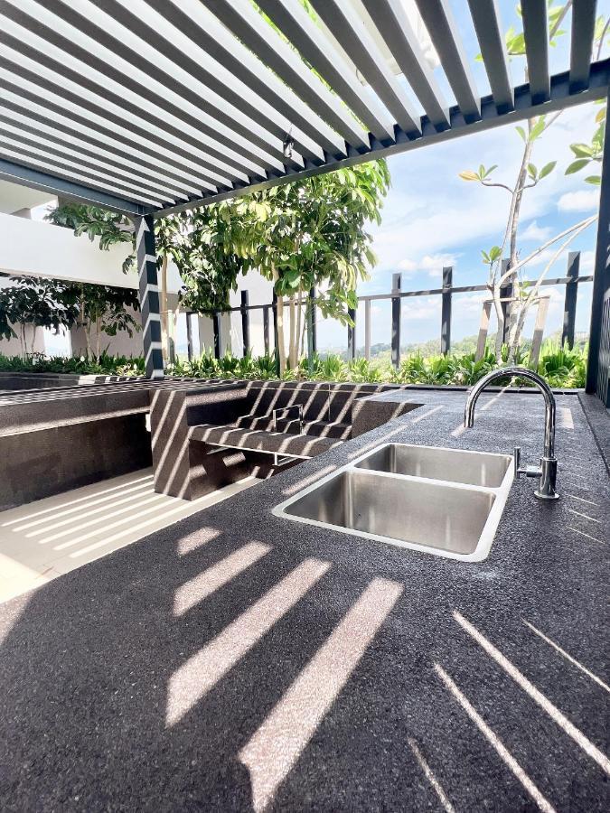 Malacca The Apple Residence & Suites Infinity Pool By Nestcove מראה חיצוני תמונה