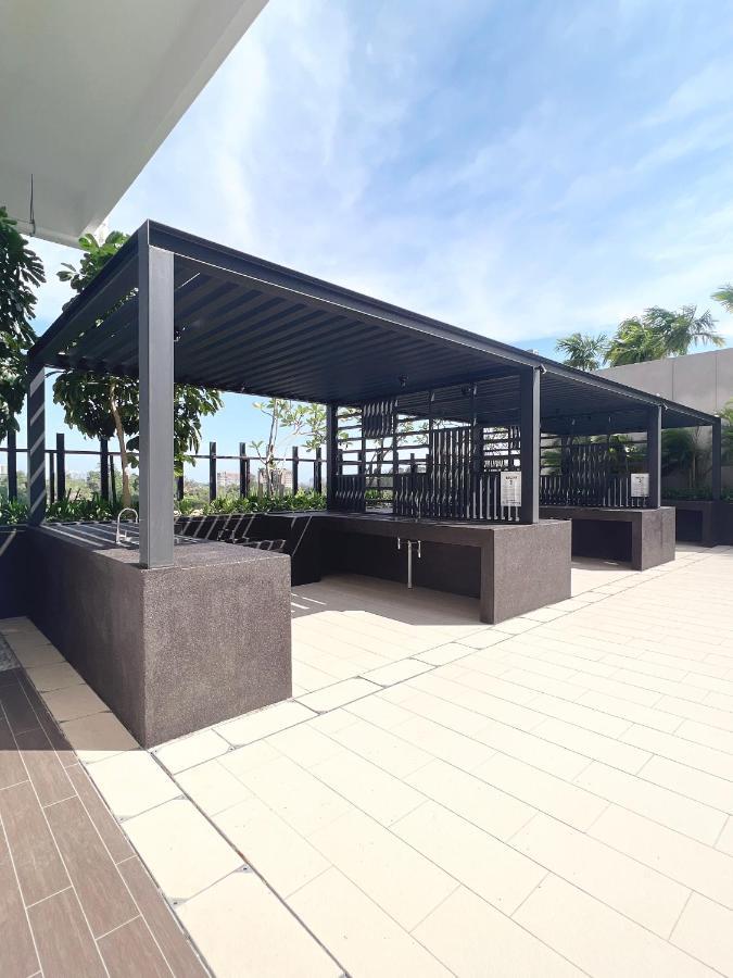 Malacca The Apple Residence & Suites Infinity Pool By Nestcove מראה חיצוני תמונה